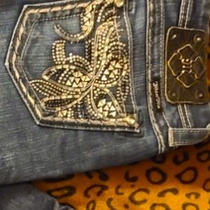 Miss me straight leg jeans .